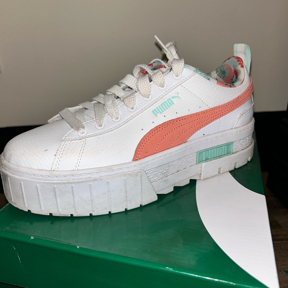 Puma Sneakers
